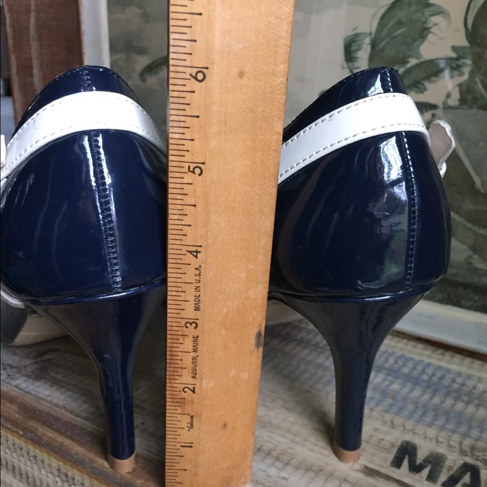 Unisa Navy and Cream White Open toe heels 9 1/2 NEW - Picture 4 of 8